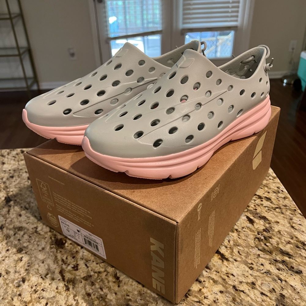 Kane Revive Gray and Pink Shoes